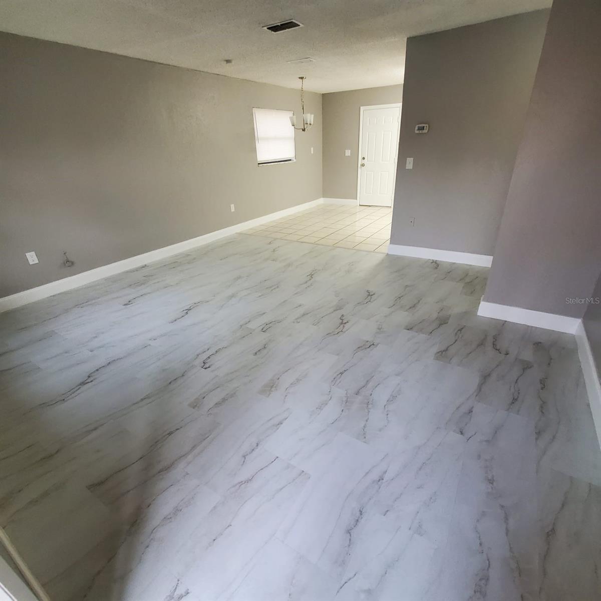 LAS PALMAS RESORT - Residential Lease