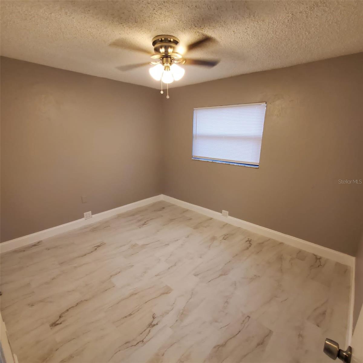 LAS PALMAS RESORT - Residential Lease