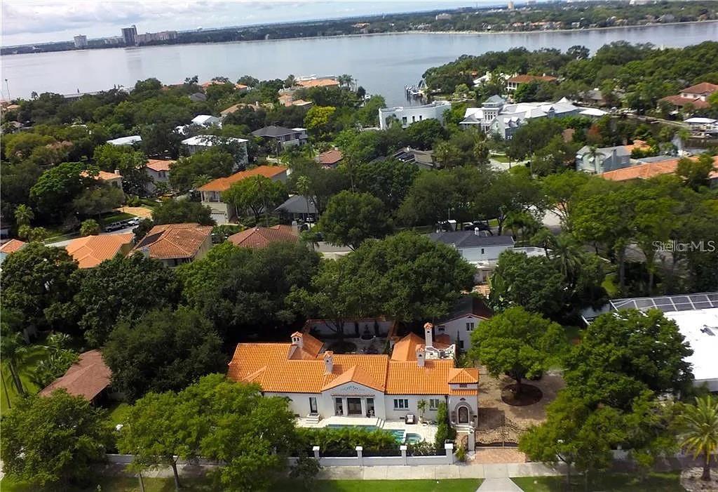 DAVIS ISLANDS PB10 PG52 TO 57 - Residential Lease