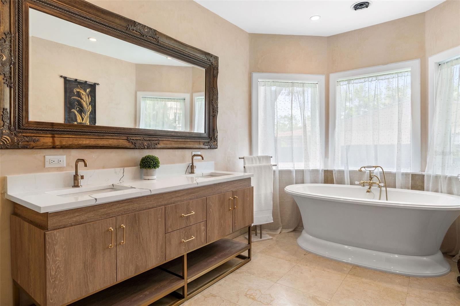 DAVIS ISLANDS PB10 PG52 TO 57 - Residential Lease