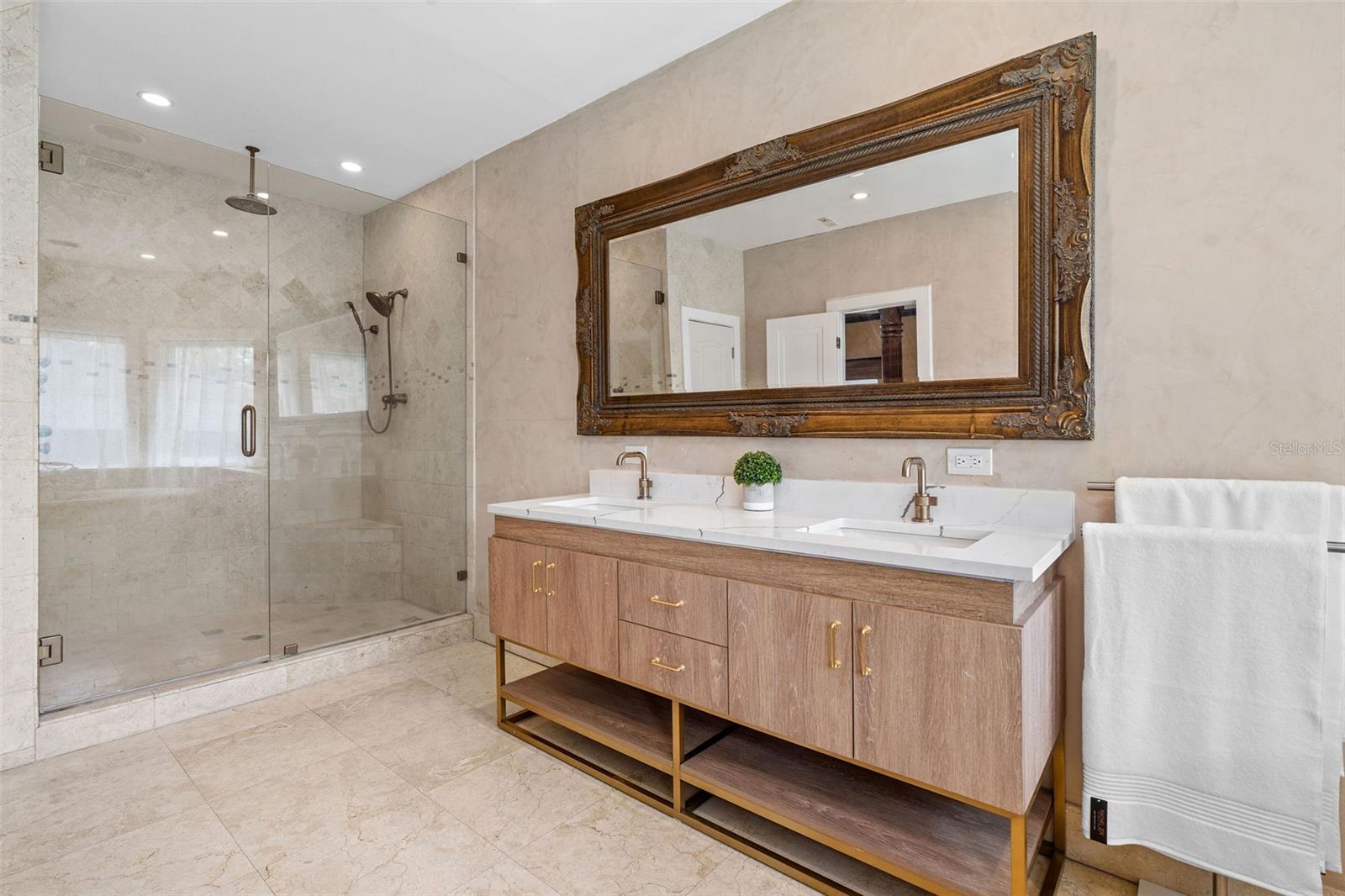 DAVIS ISLANDS PB10 PG52 TO 57 - Residential Lease