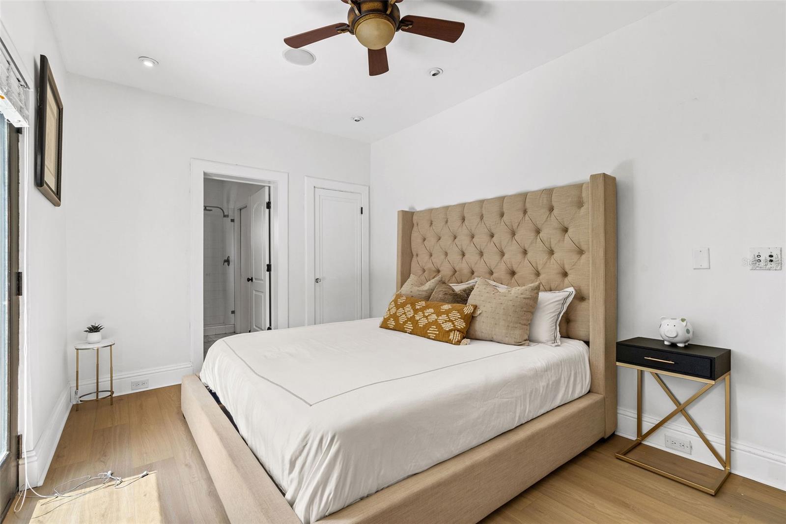 DAVIS ISLANDS PB10 PG52 TO 57 - Residential Lease