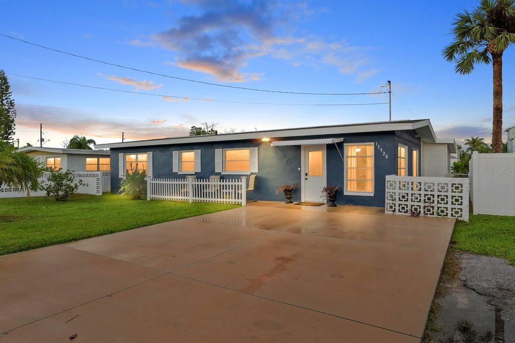 Photo of 13920 Berkowitz Avenue, Hudson, FL 34667 (MLS # TB8443059)