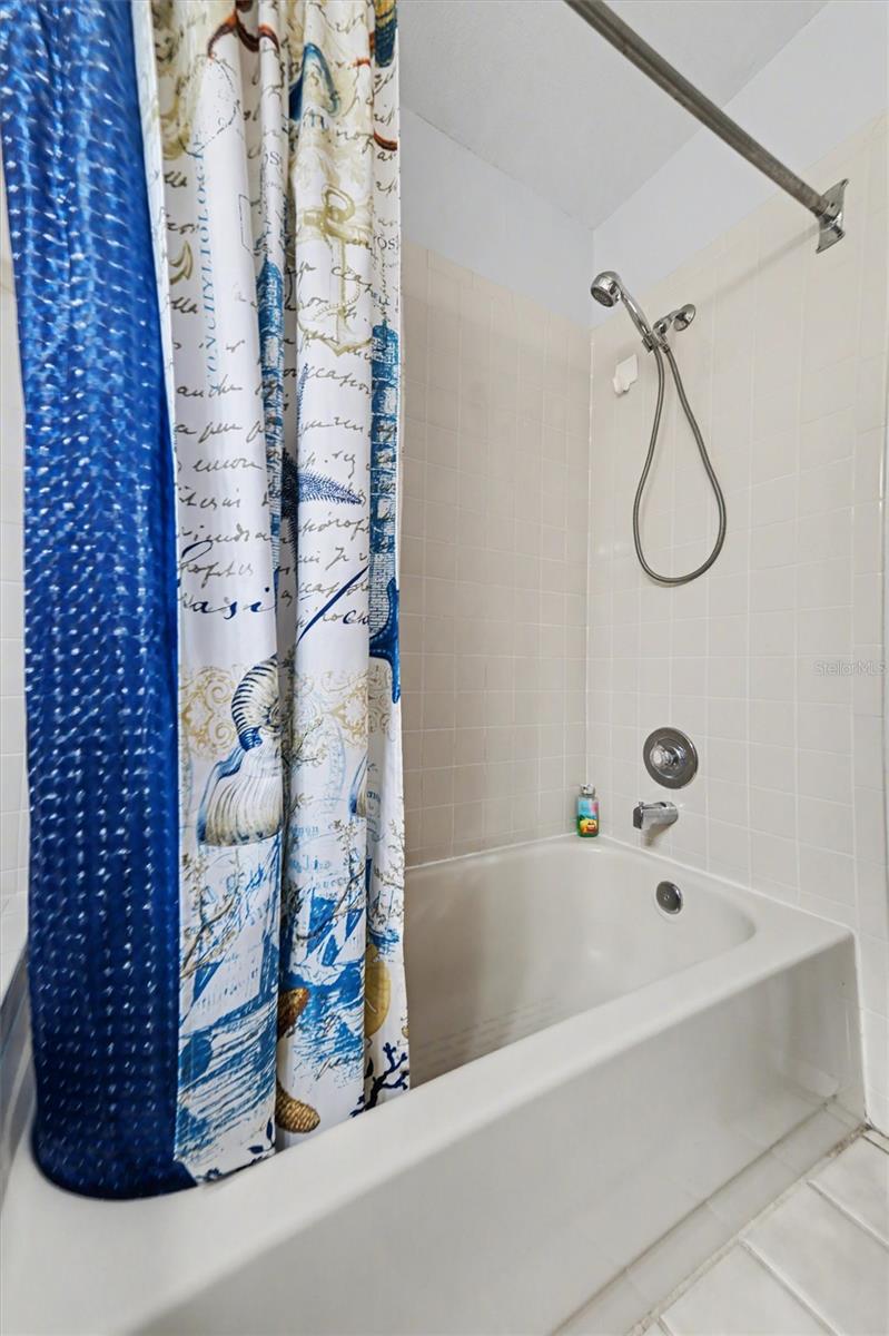 LAKEBRIDGE SOUTH PH A & B - Residential