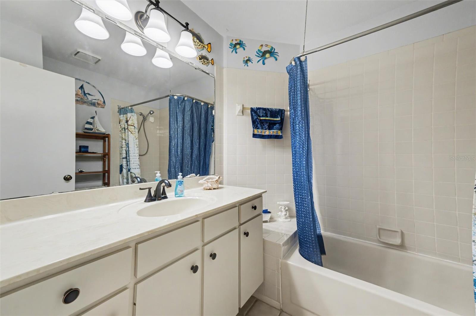 LAKEBRIDGE SOUTH PH A & B - Residential