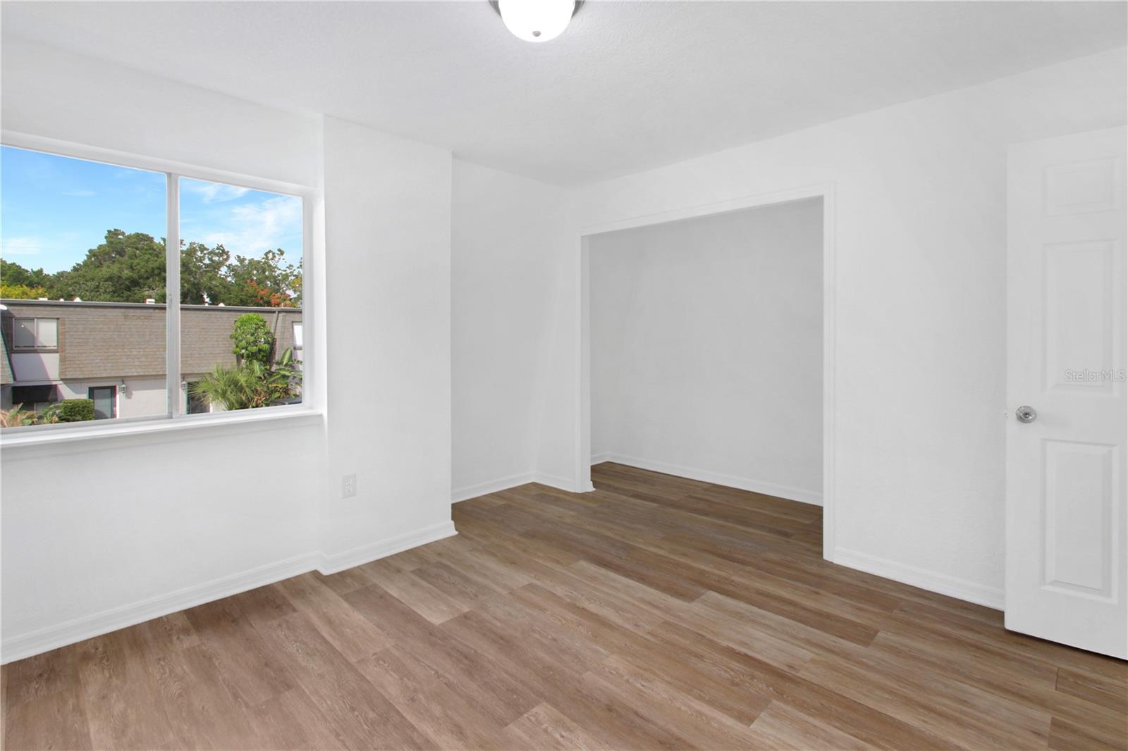 METRO/MICHIGAN PARK CONDO - Residential