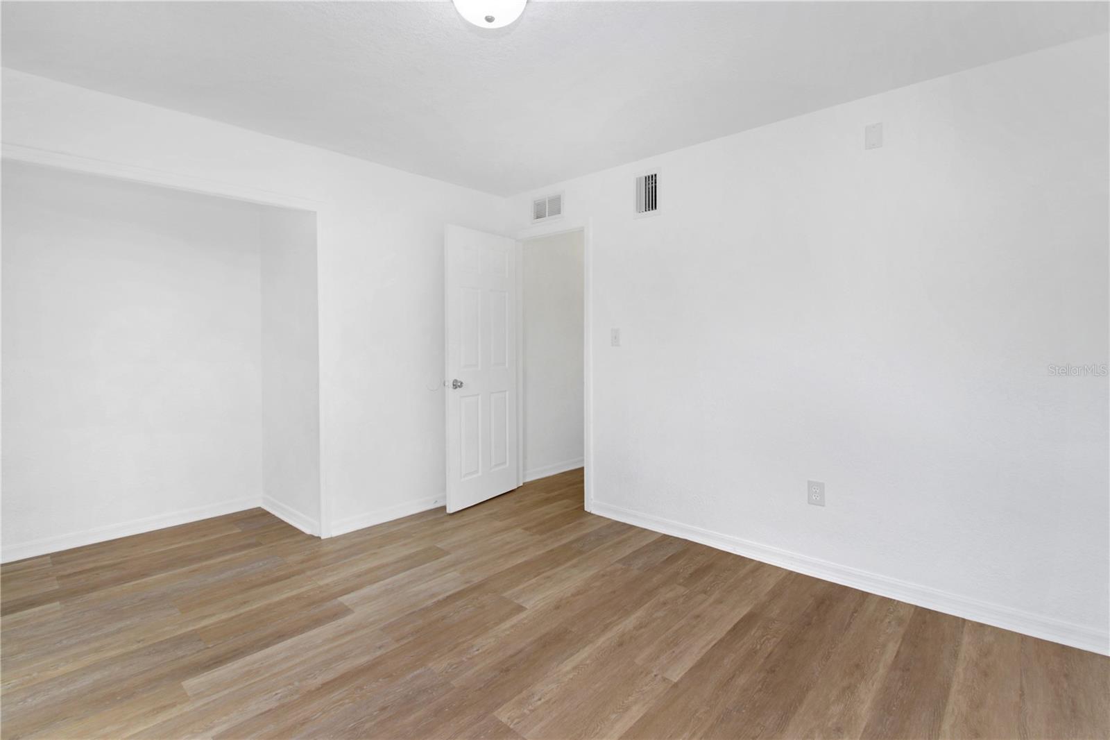 METRO/MICHIGAN PARK CONDO - Residential