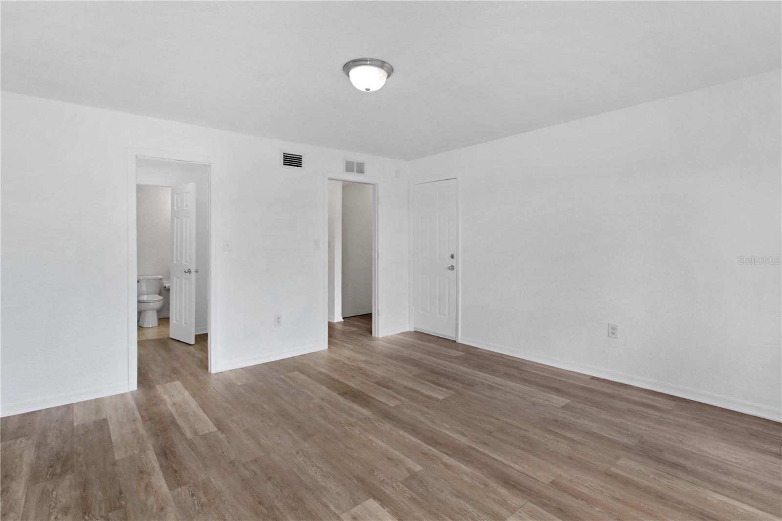 METRO/MICHIGAN PARK CONDO - Residential