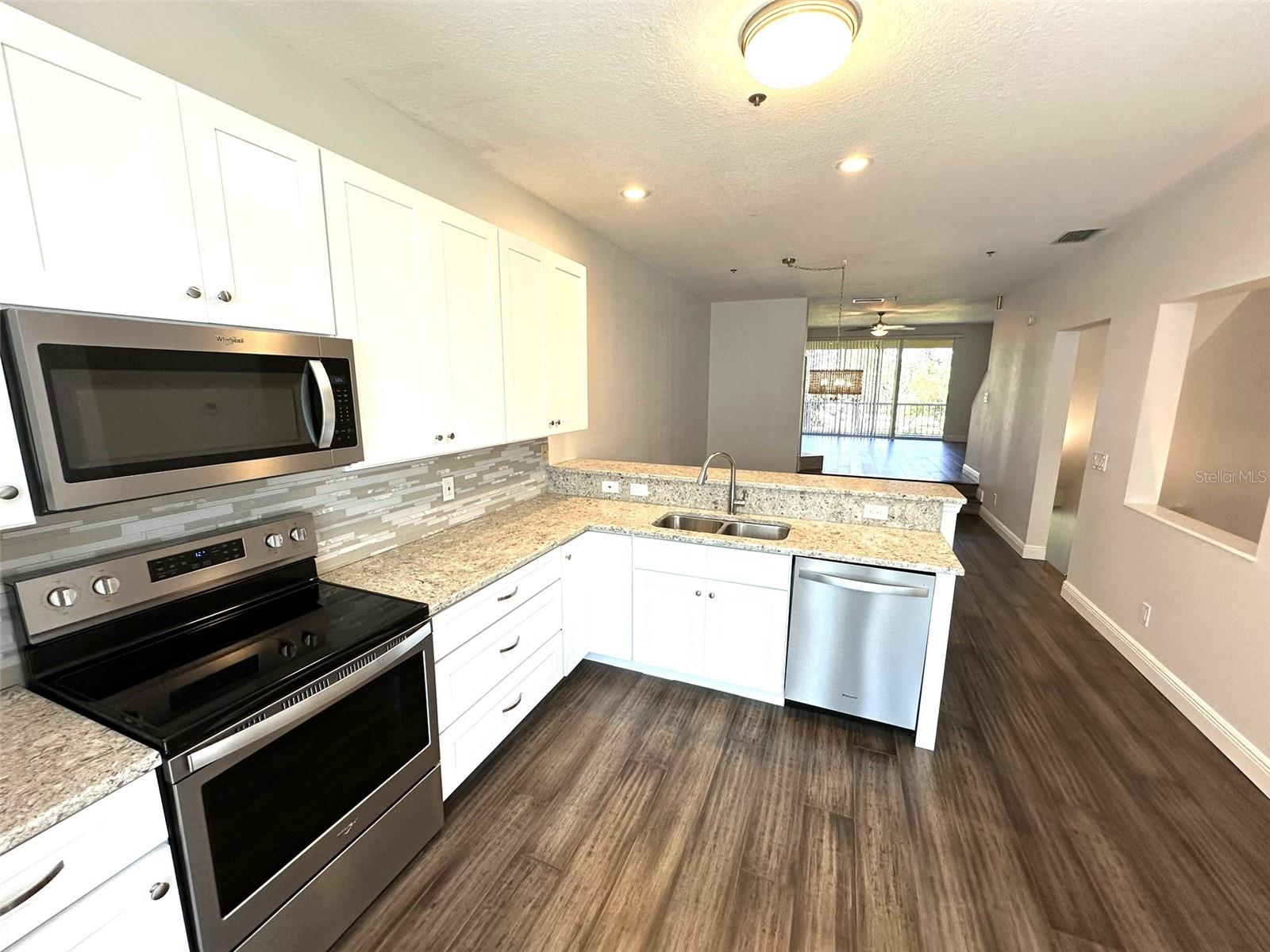 TIERRA SOUND TWNHMS - Residential Lease