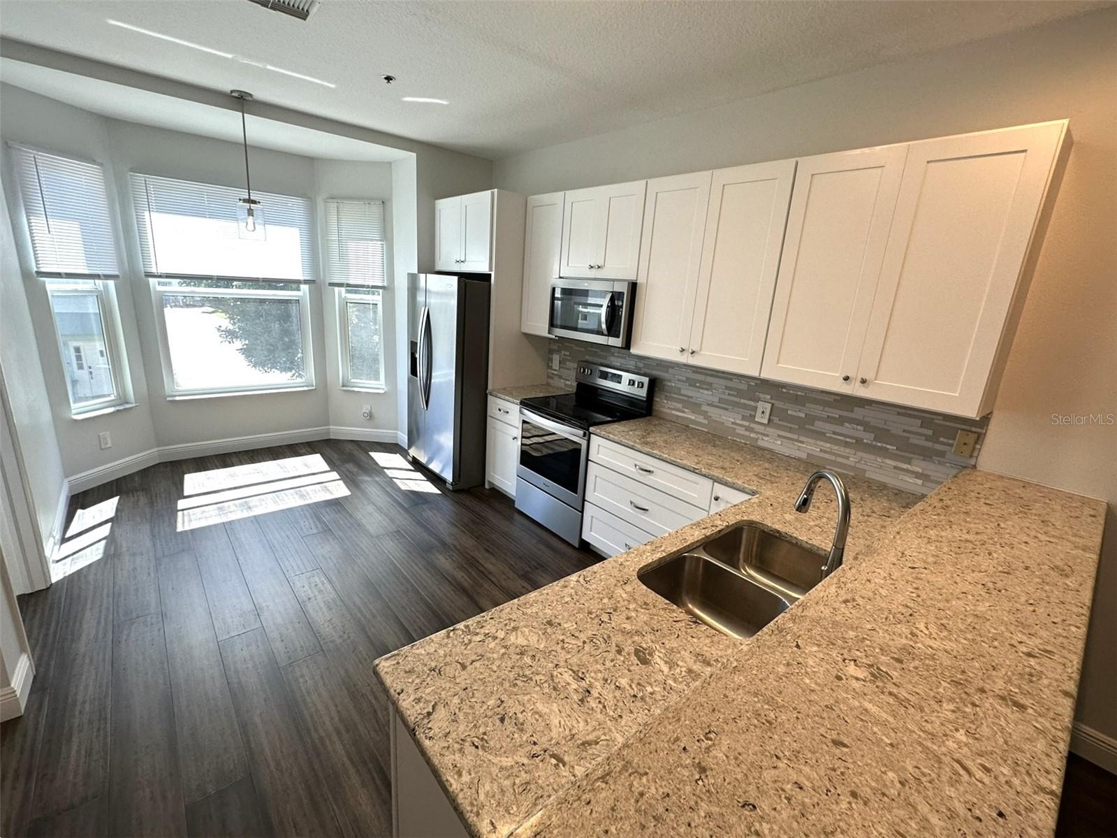 TIERRA SOUND TWNHMS - Residential Lease