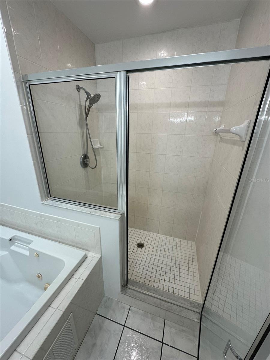 TIERRA SOUND TWNHMS - Residential Lease