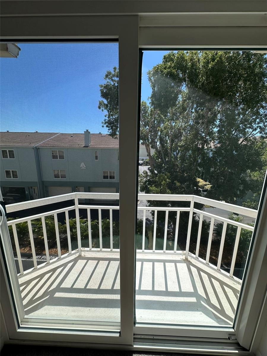 TIERRA SOUND TWNHMS - Residential Lease