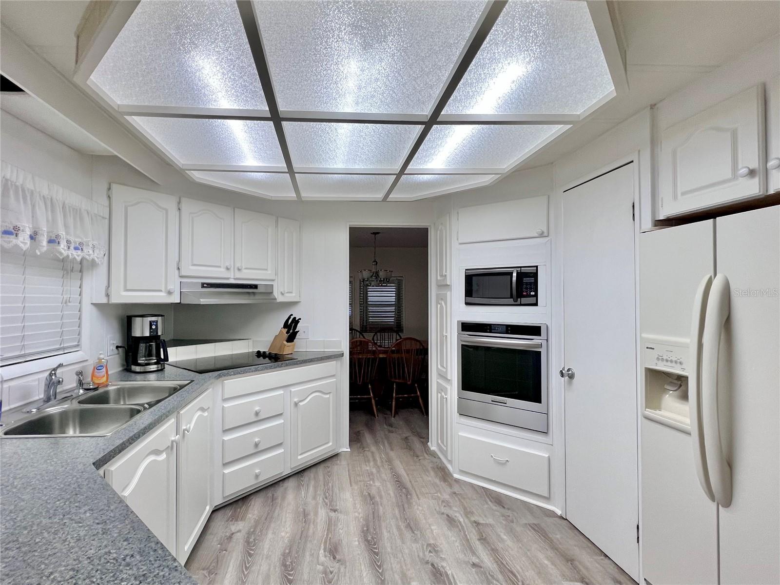 1100 BELCHER ROAD S 760