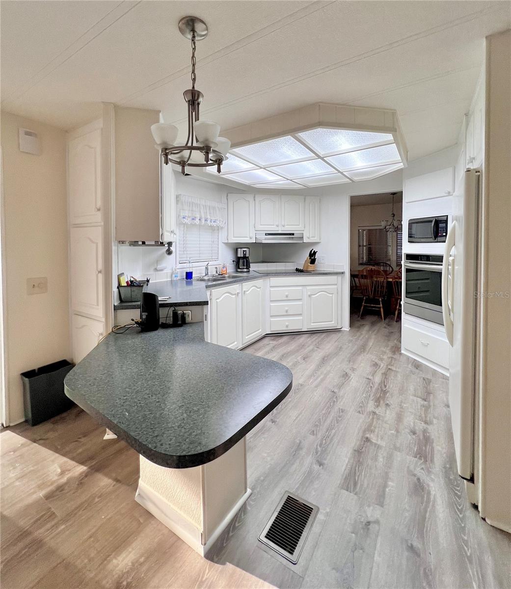 1100 BELCHER ROAD S 760