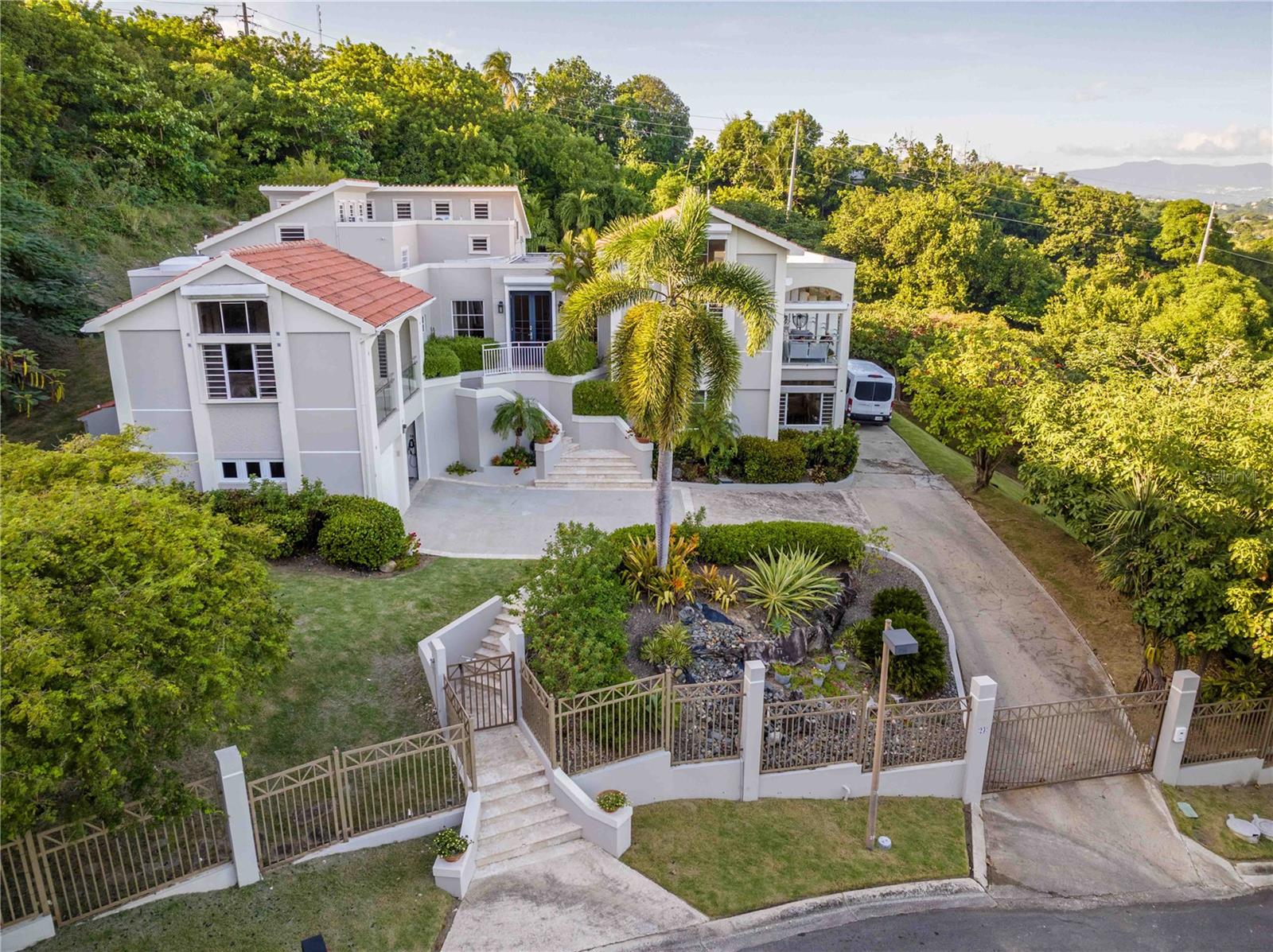 HARBOUR LIGHTS ESTATES - Residential