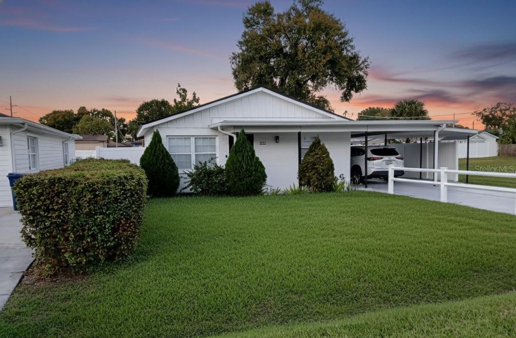 Photo of 3321 W Palmetto Street, Tampa, FL 33607 (MLS # TB8463372)