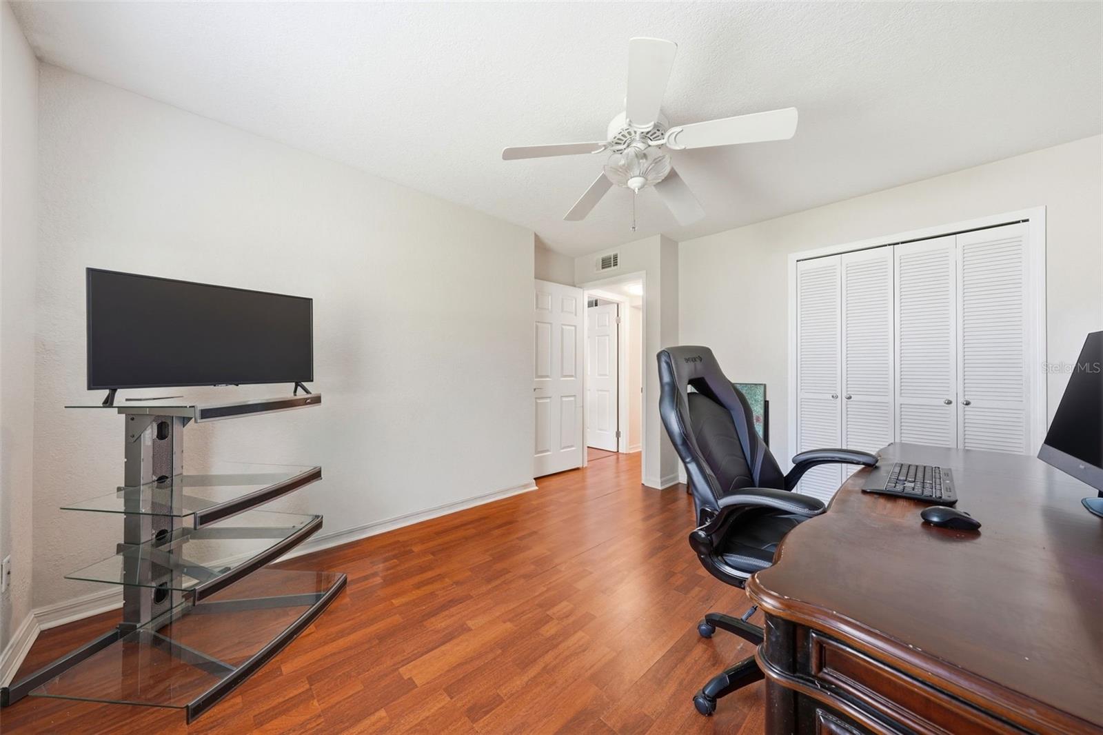COACH HOUSES AT LEESBURG - Residential