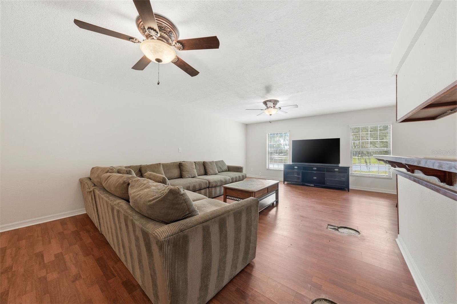 COACH HOUSES AT LEESBURG - Residential