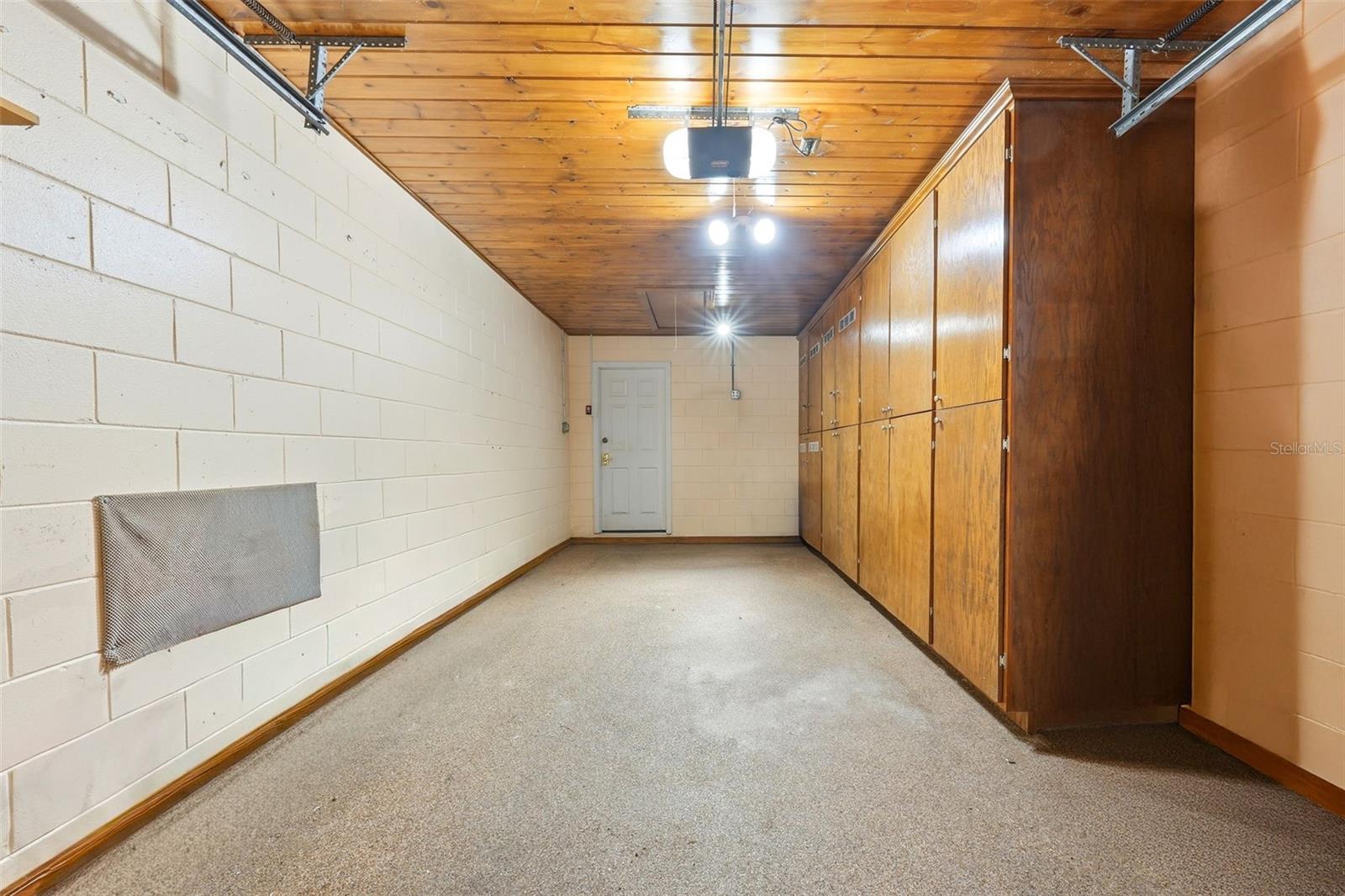COACH HOUSES AT LEESBURG - Residential