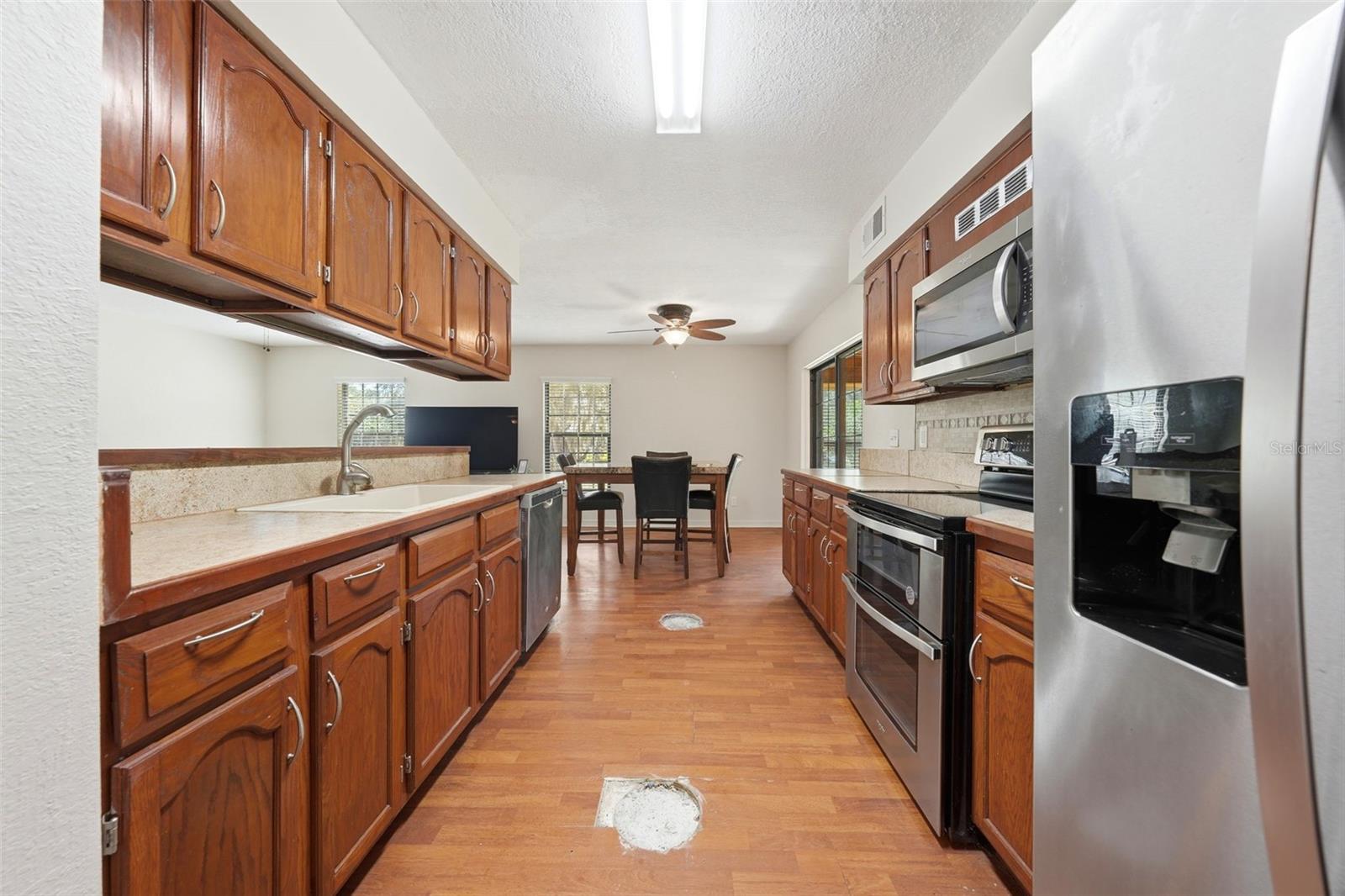 COACH HOUSES AT LEESBURG - Residential