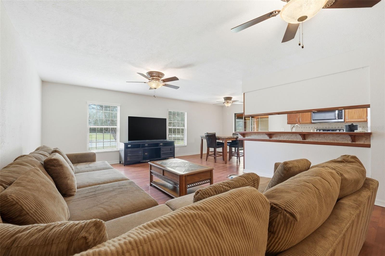 COACH HOUSES AT LEESBURG - Residential