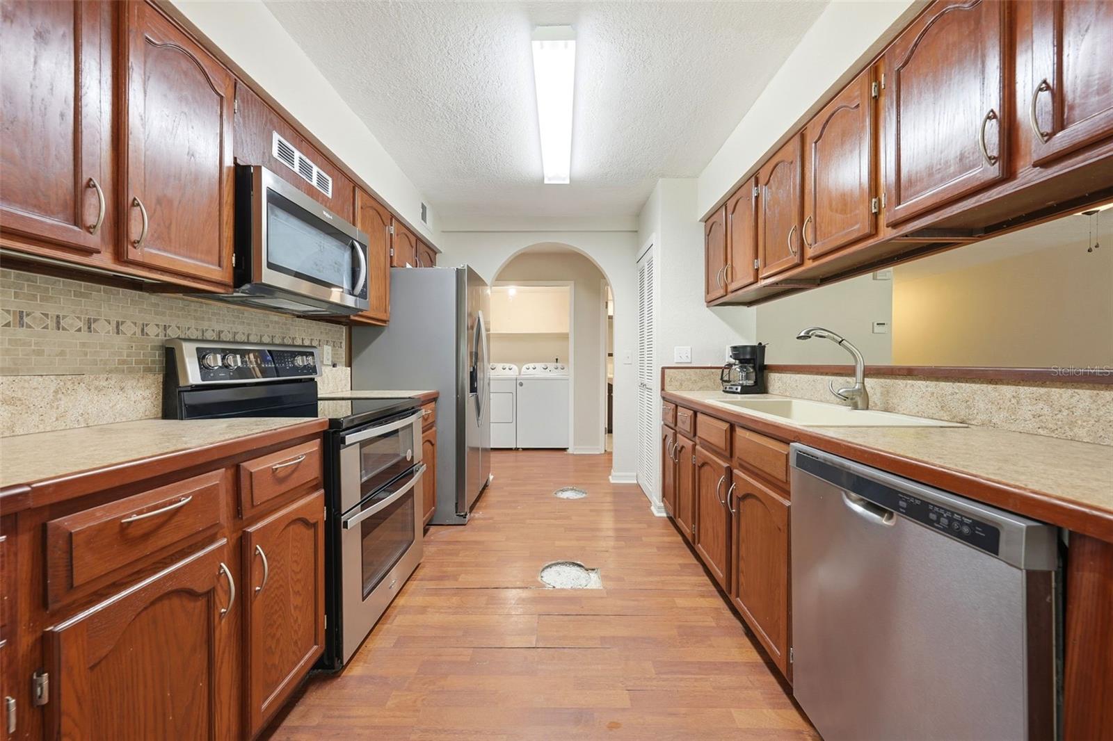 COACH HOUSES AT LEESBURG - Residential