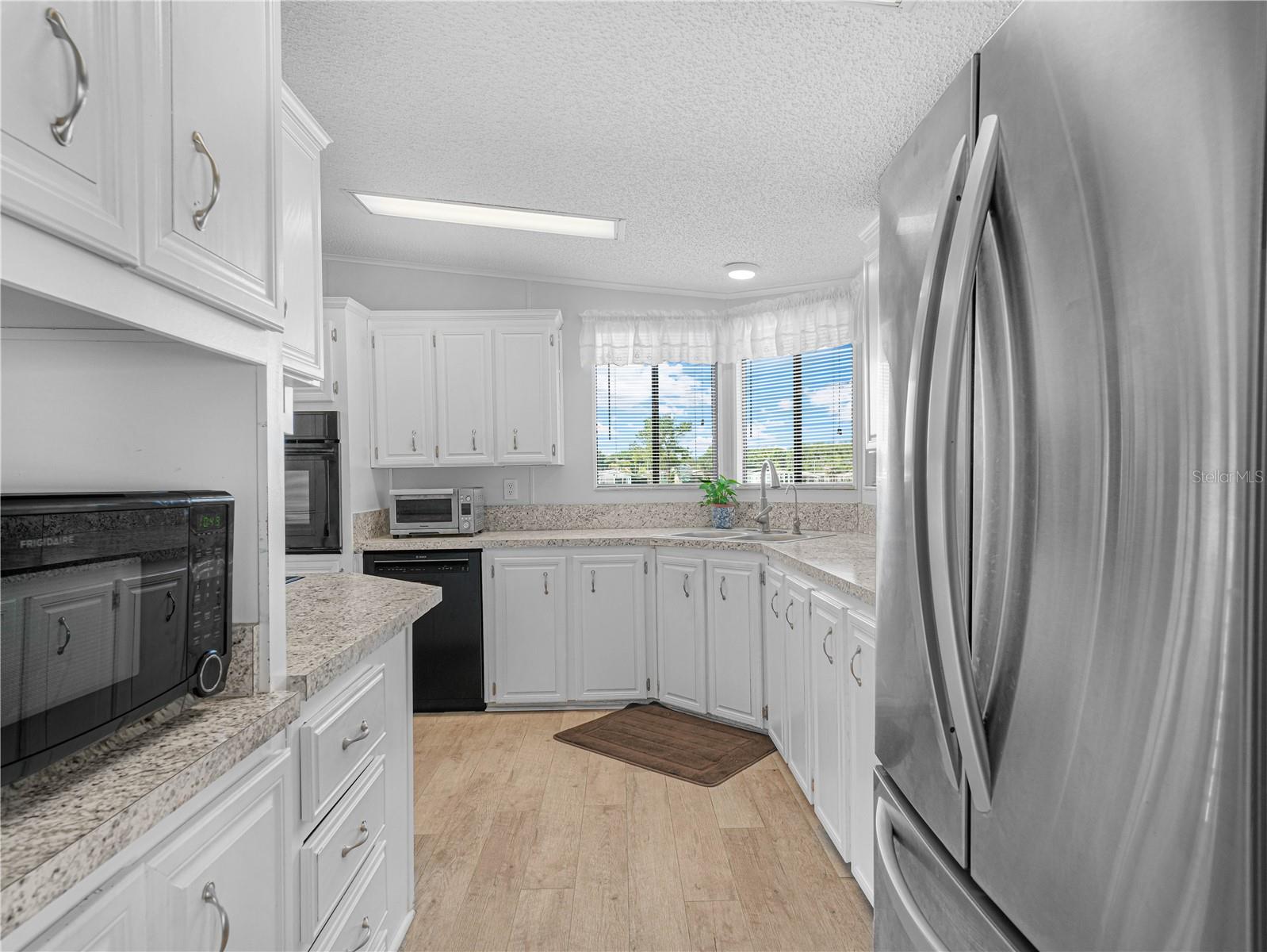 FOXWOOD LAKE ESTATES - Residential