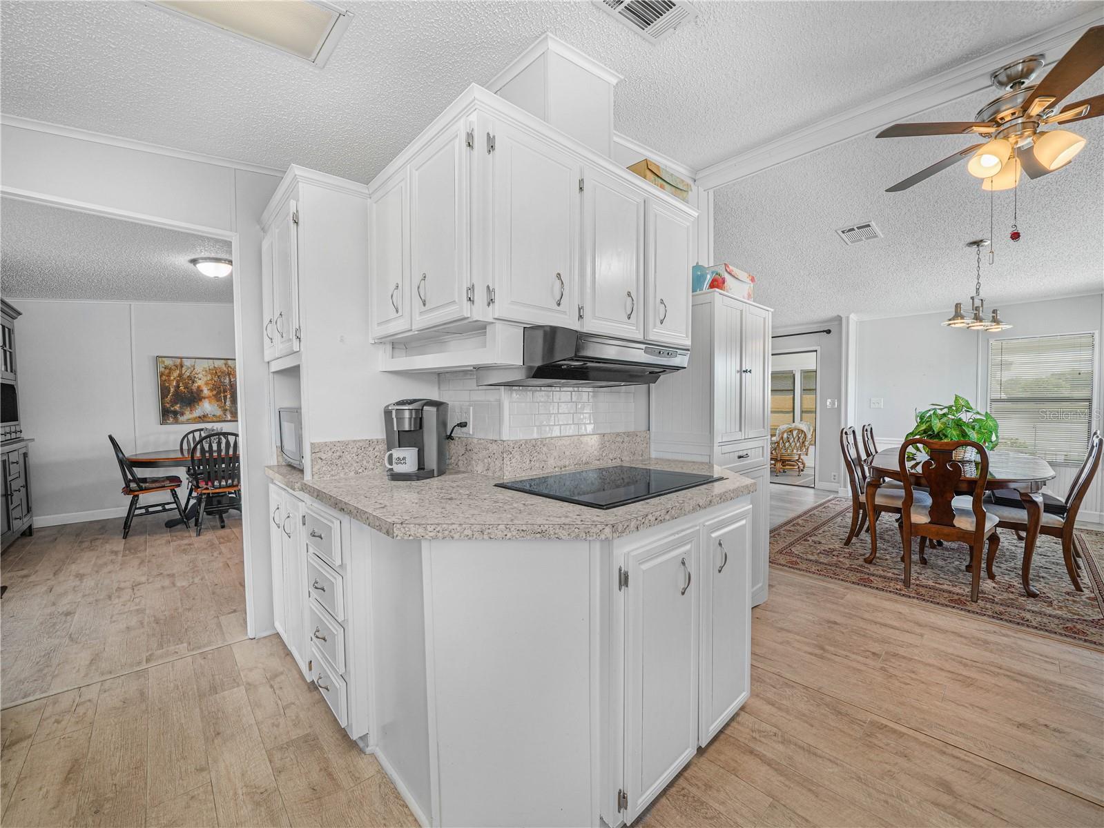 FOXWOOD LAKE ESTATES - Residential