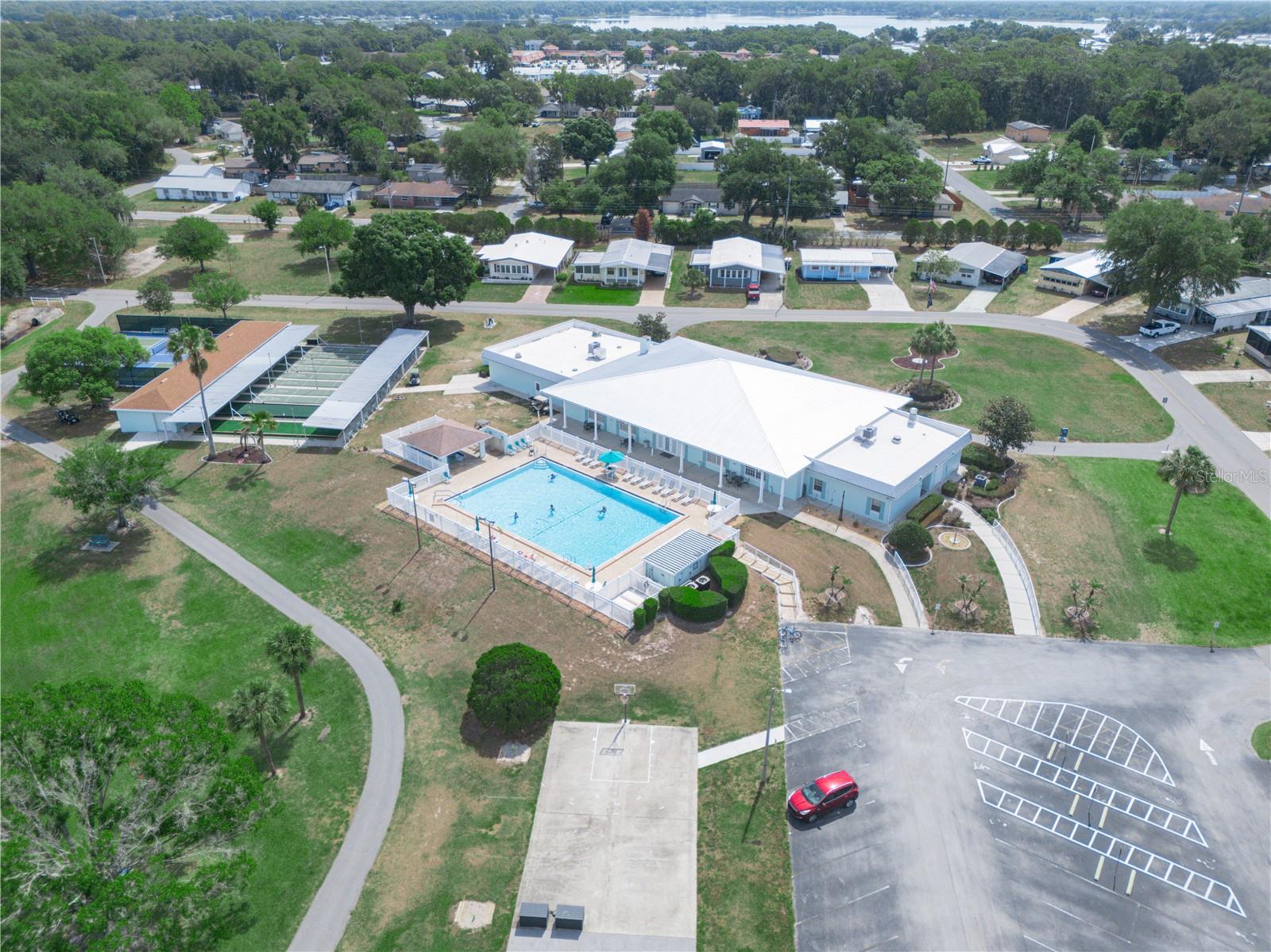 FOXWOOD LAKE ESTATES - Residential
