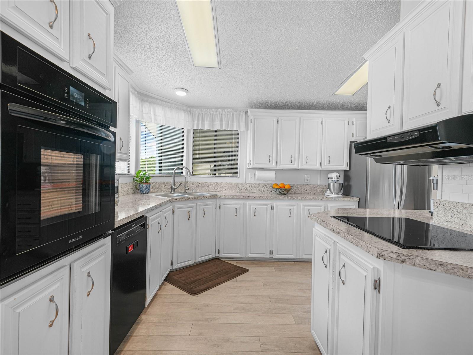FOXWOOD LAKE ESTATES - Residential