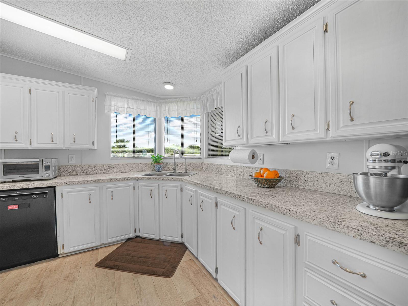 FOXWOOD LAKE ESTATES - Residential