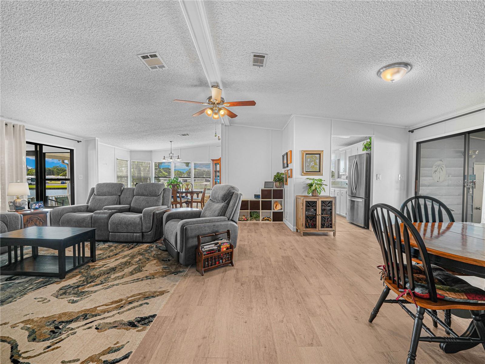 FOXWOOD LAKE ESTATES - Residential