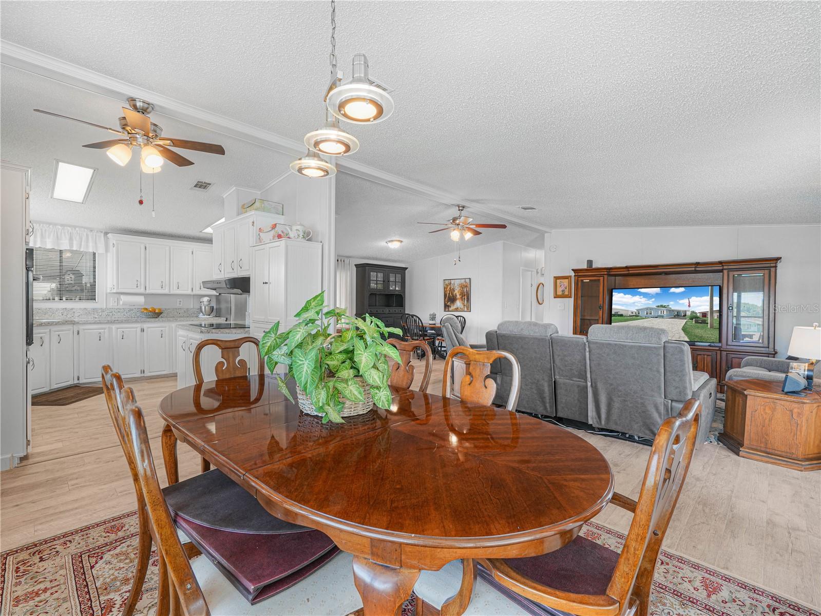 FOXWOOD LAKE ESTATES - Residential