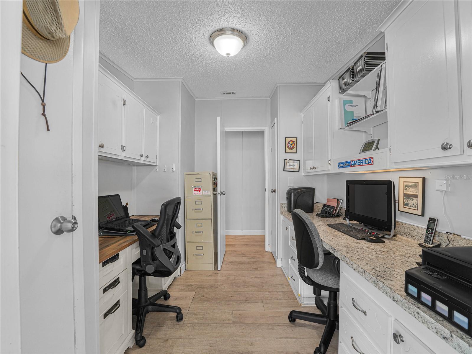 FOXWOOD LAKE ESTATES - Residential