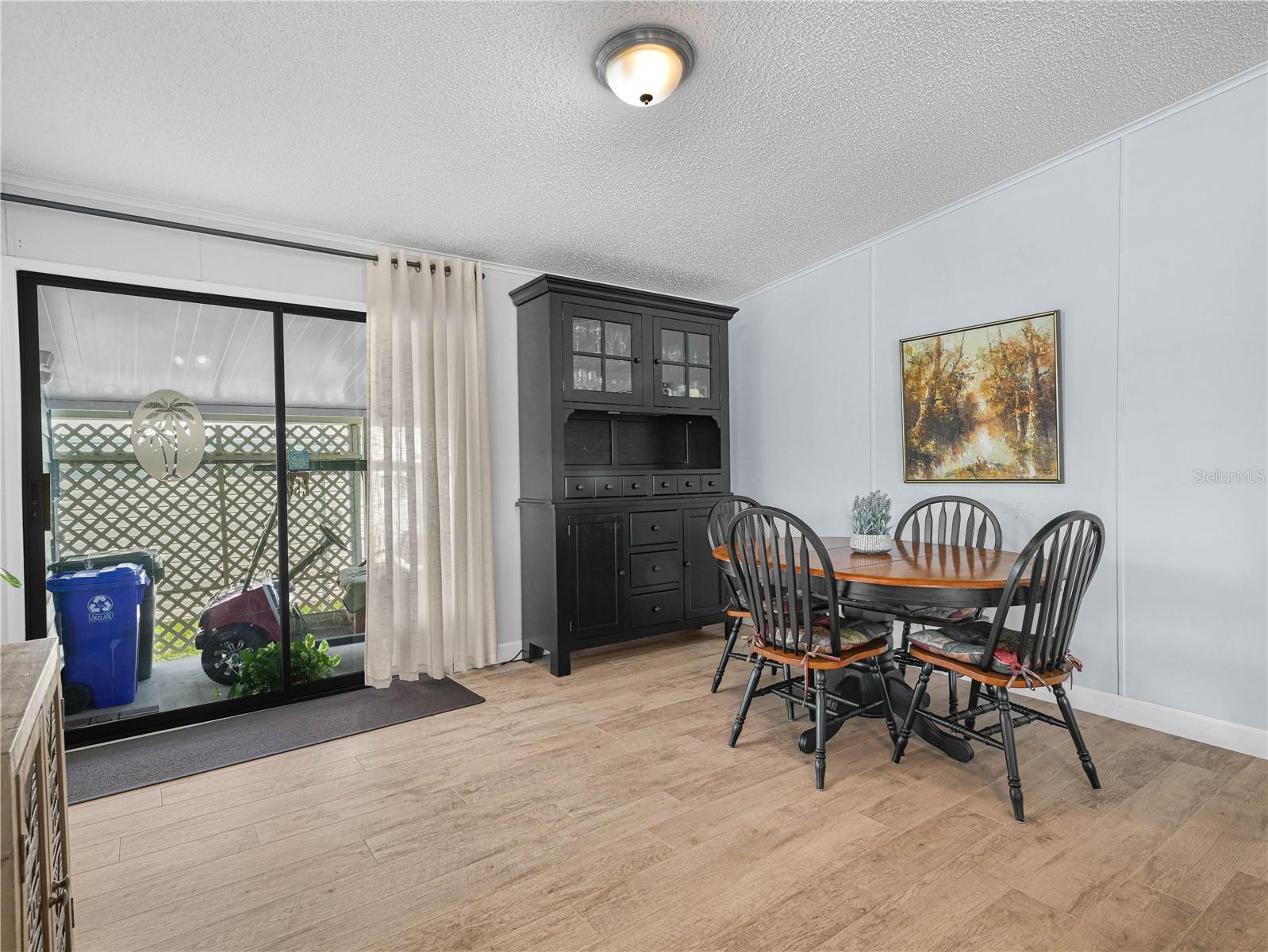 FOXWOOD LAKE ESTATES - Residential
