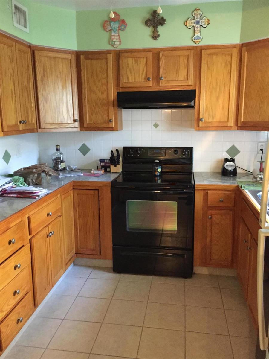 7237 NE 33rd COURT