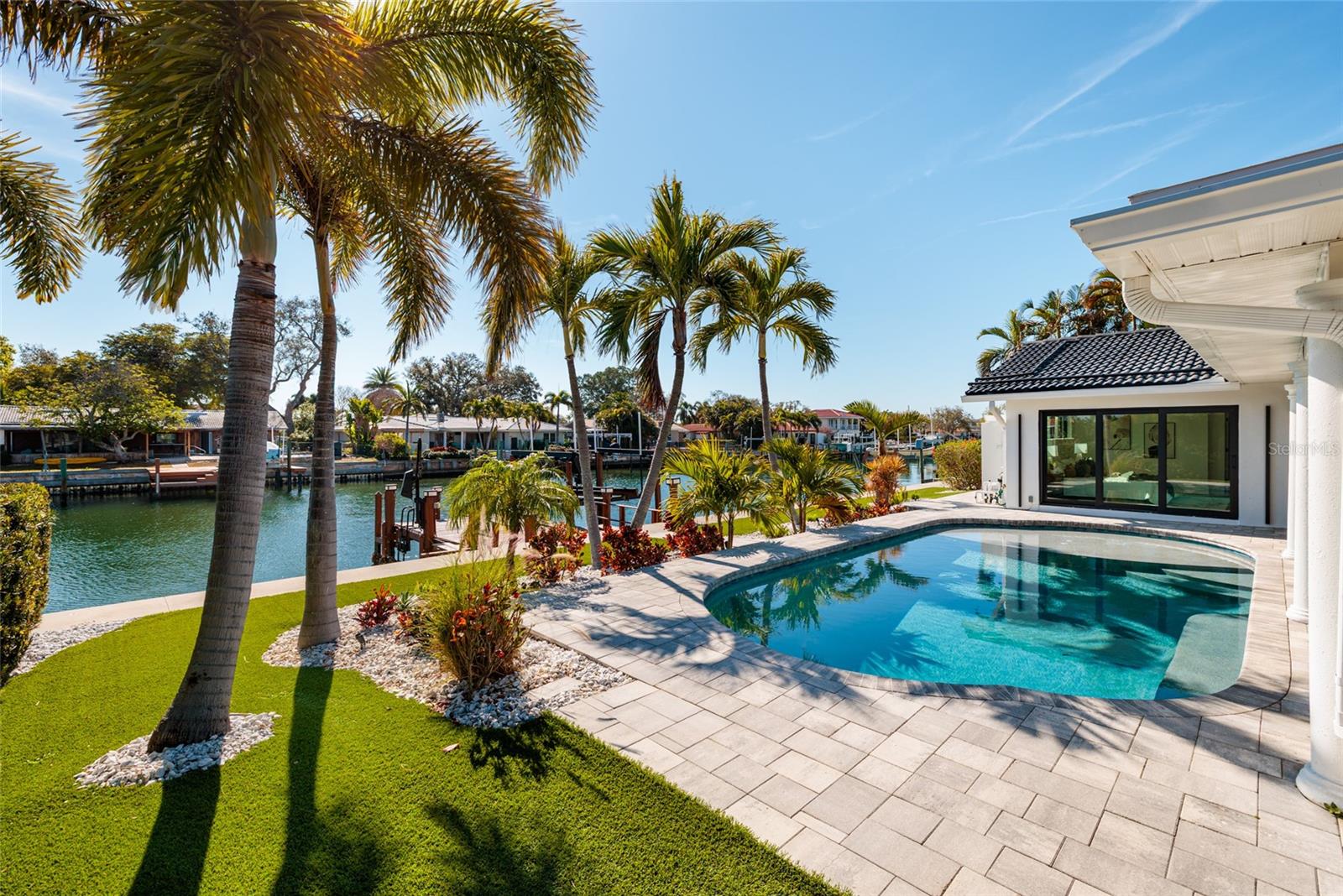 2032 KANSAS AVENUE NE