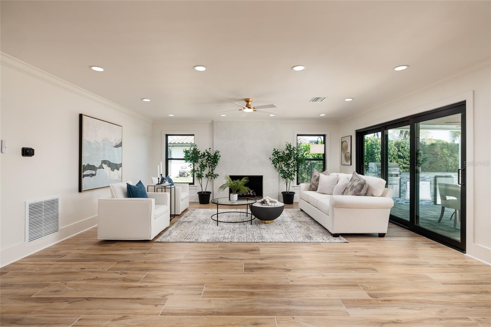 VENETIAN ISLES - Residential