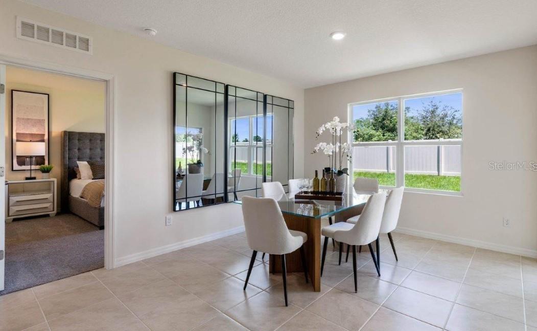 1827 SILVERBELL LOOP