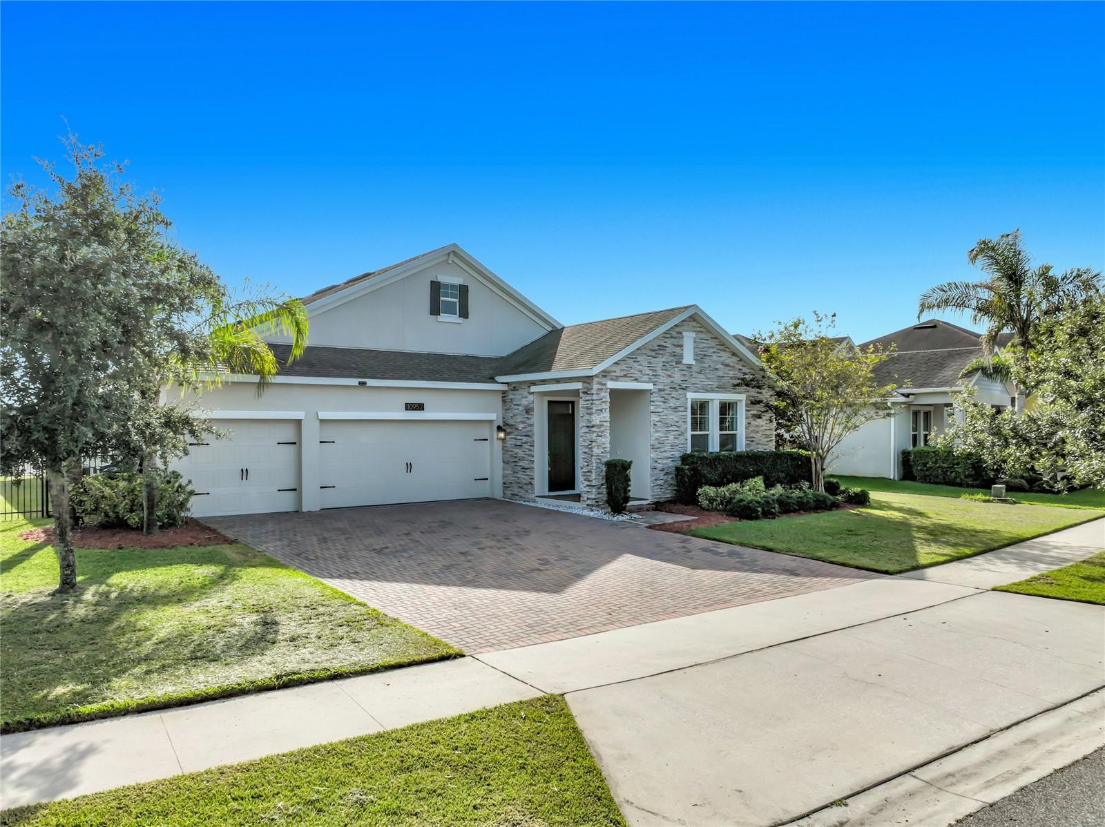 10952 LONGLEAF WOODS DRIVE
