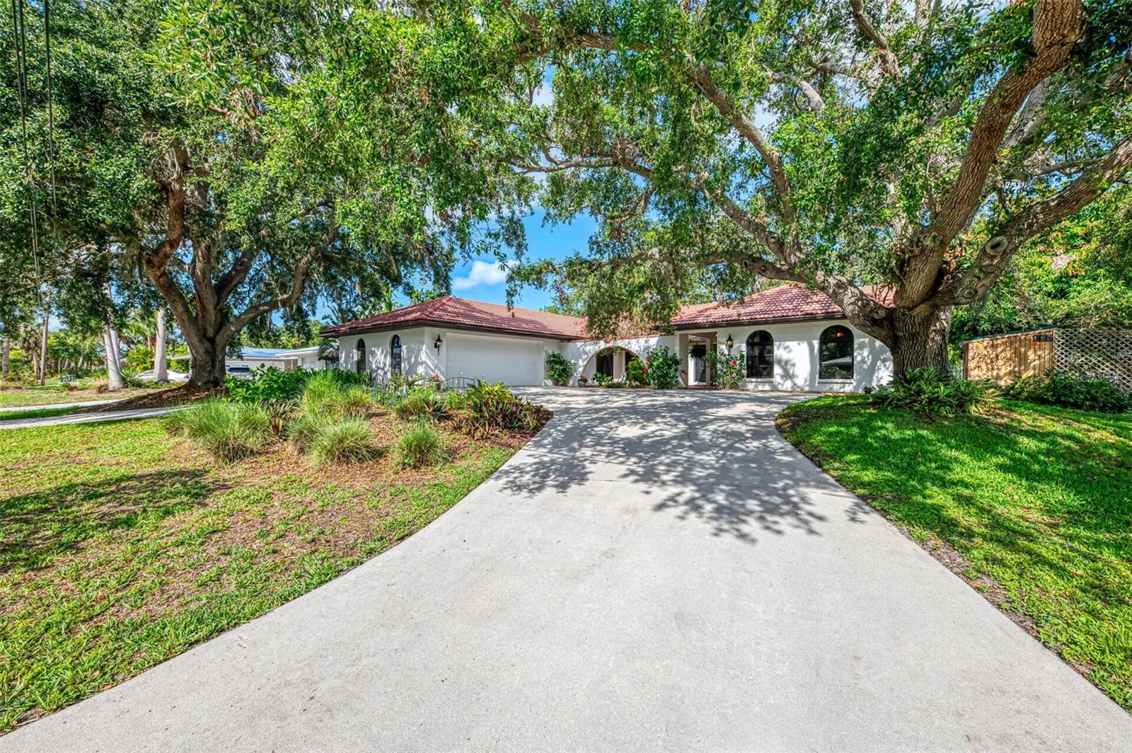 2504 TANGLEWOOD DRIVE