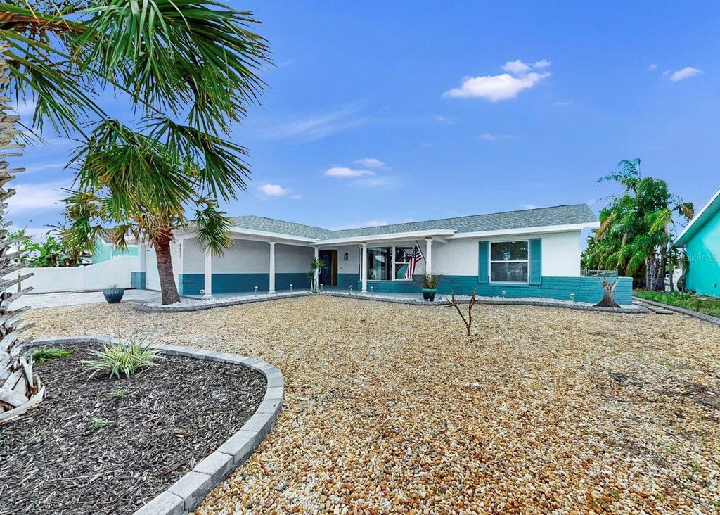 Photo of 6512 Senegal Palm Way, Apollo Beach, FL 33572 (MLS # TB8480679)