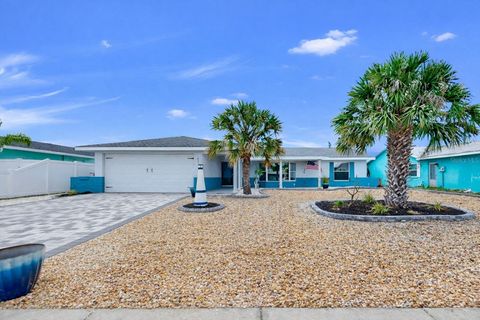 Photo of 6512 Senegal Palm Way, Apollo Beach, FL 33572 (MLS # TB8480679)