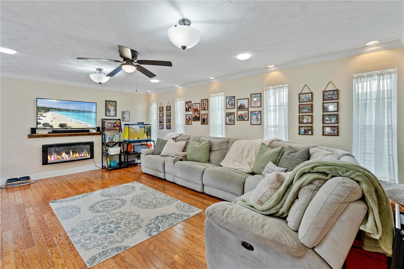 COLLEGE PLACE - Residential