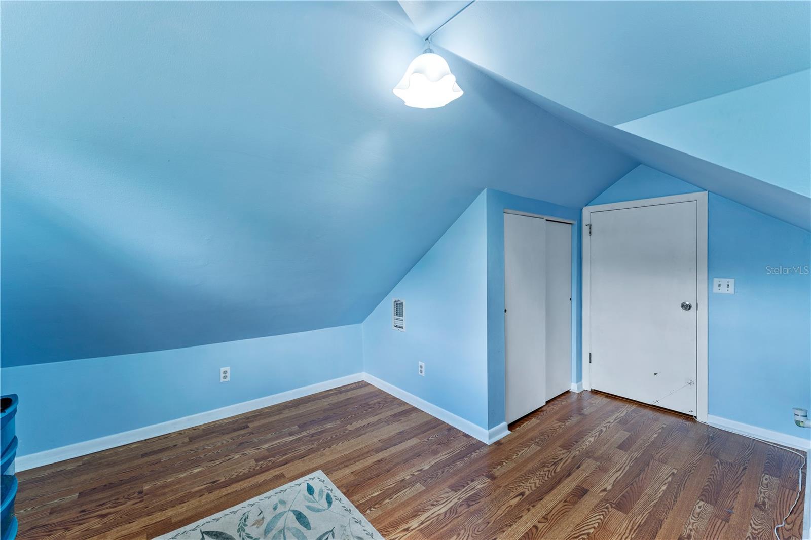 COLLEGE PLACE - Residential