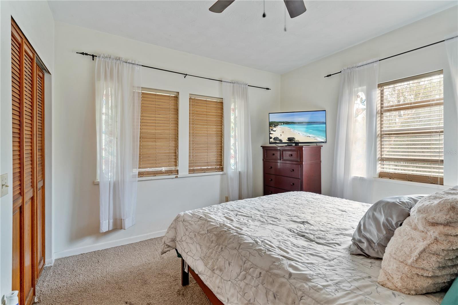 COLLEGE PLACE - Residential