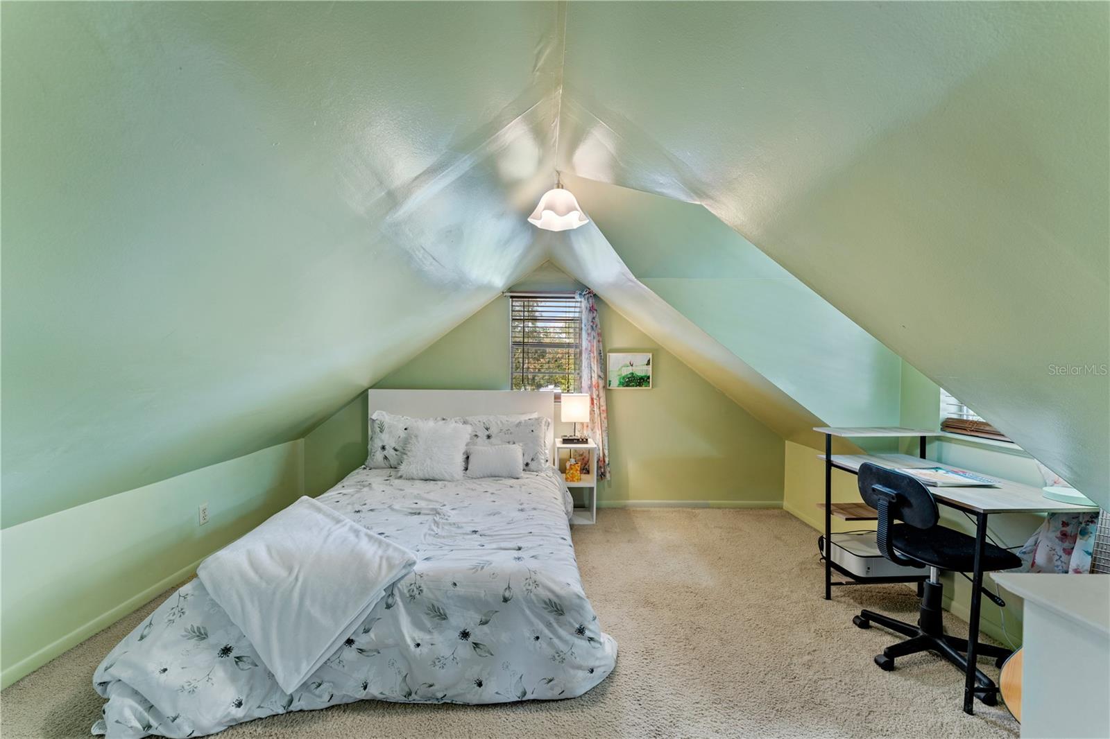 COLLEGE PLACE - Residential