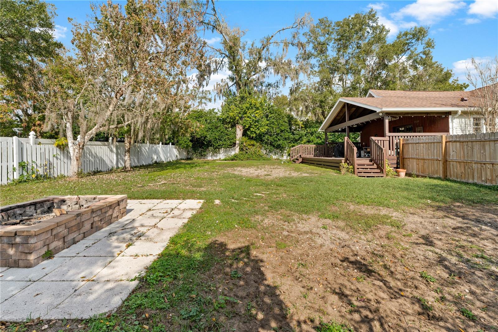 COLLEGE PLACE - Residential