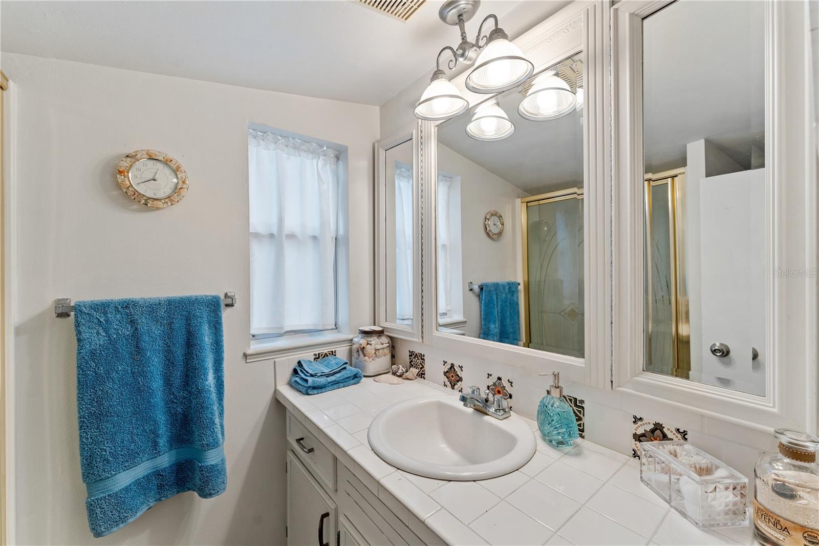 COLLEGE PLACE - Residential