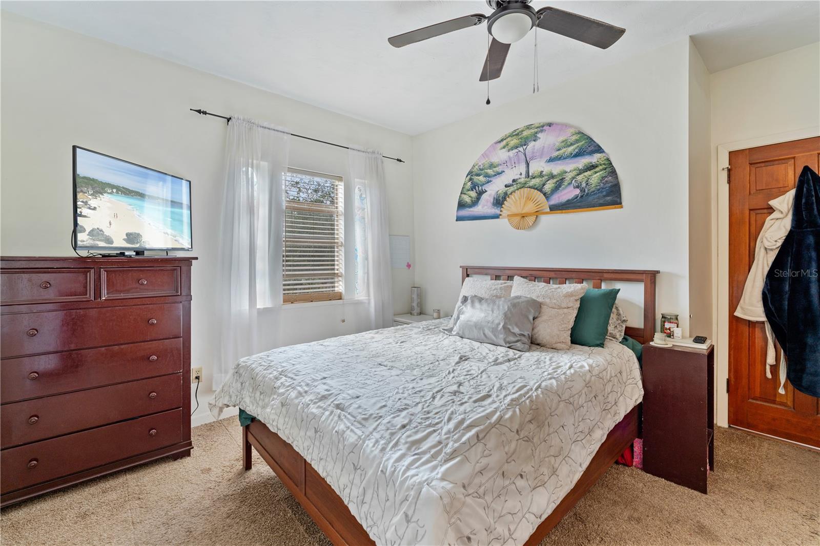 COLLEGE PLACE - Residential